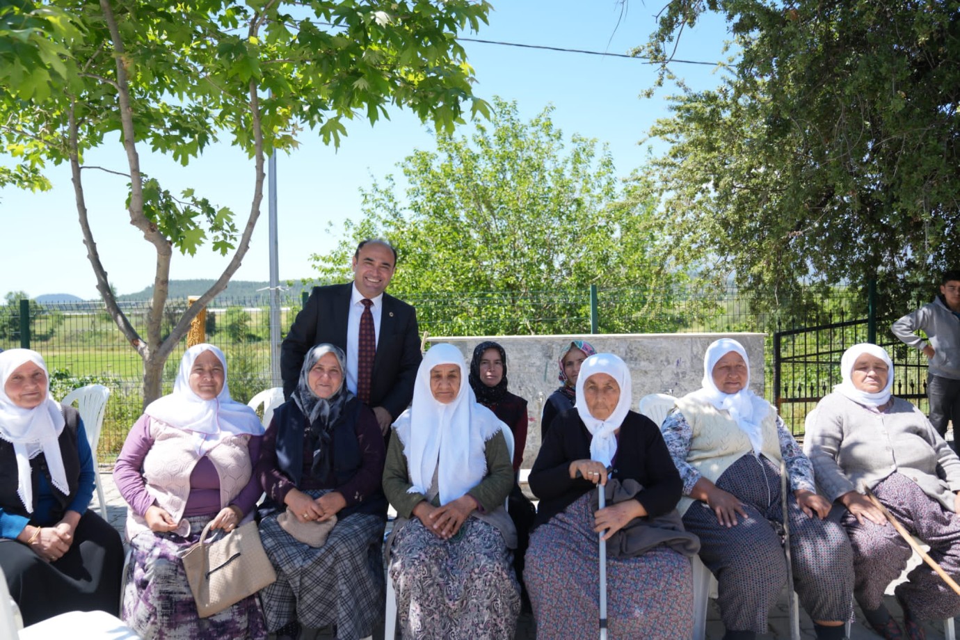 BAŞKAN AKDENİZLİ’DEN ANNELER GÜNÜ MESAJI