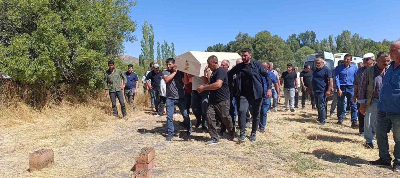 Berfin Zelal Kaya, Arguvan'da son yolculuğuna uğurlandı