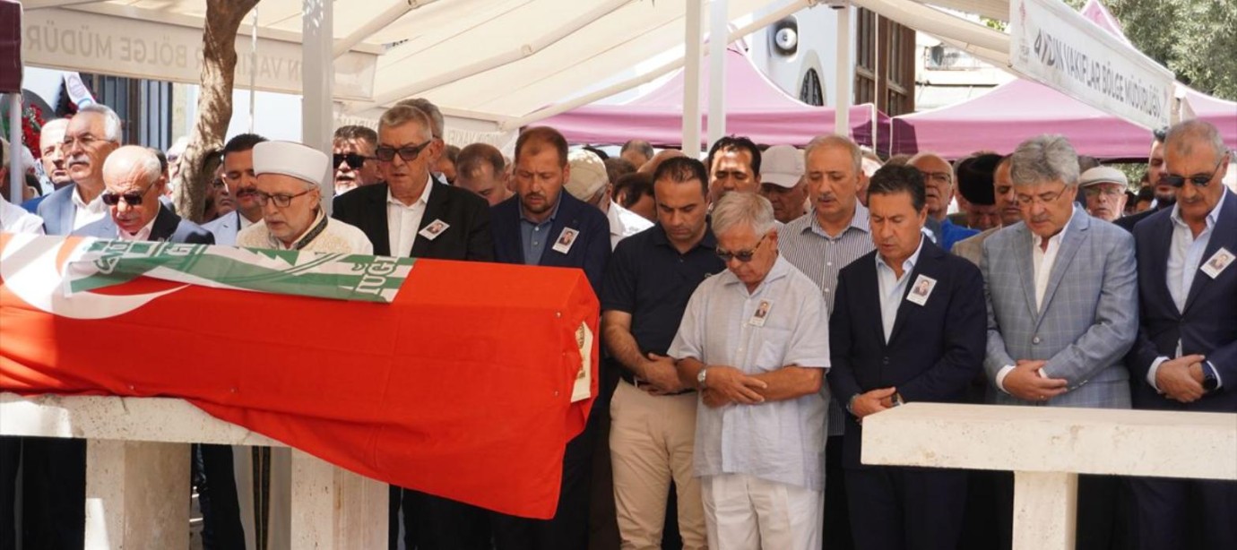 Latif Sakıcı Akyaka'da toprağa verildi: Kurşunlu Camisi'ndeki törene siyaset dünyası katıldı