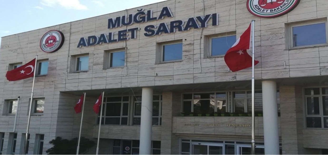 Datça açıklarında yakalanan 9 FETÖ şüphelisi ile tekne kaptanı adliyeye sevk edildi