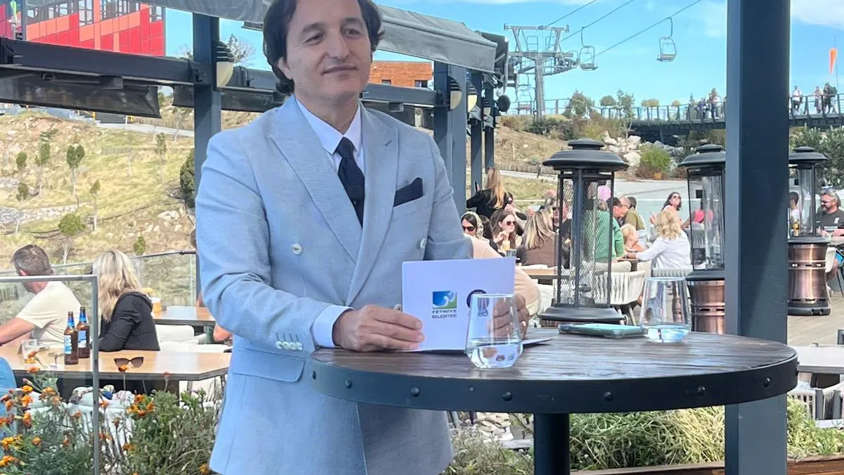 Fethiye'nin tanıtımı için Babadağ'da yapılan canlı yayın