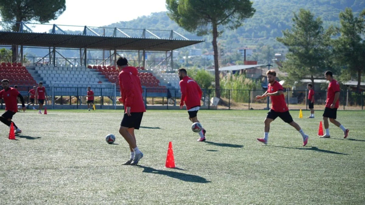 Seydikemerspor antrenmanından bir kare