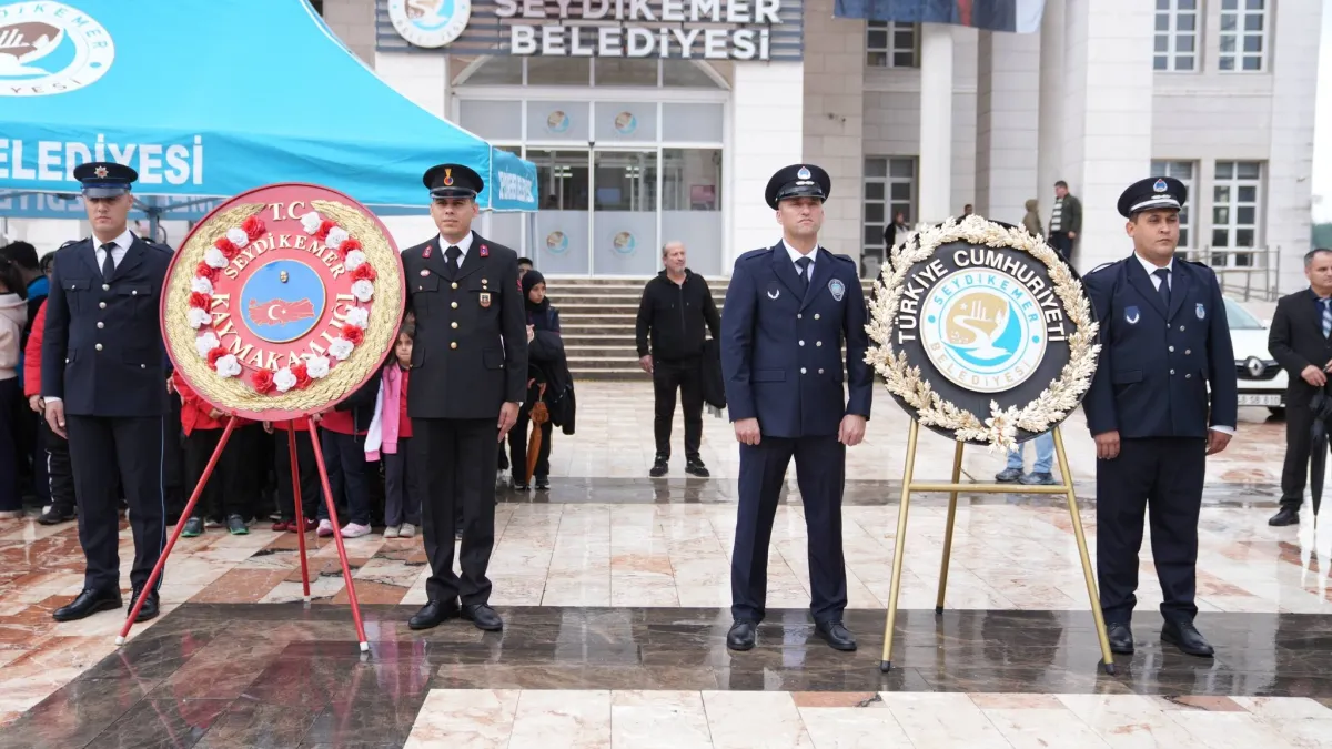 Seydikemer'de 29 Ekim çelenk töreni