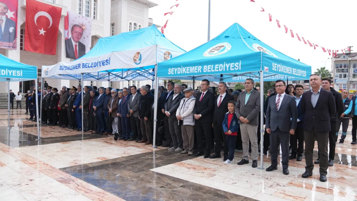 Seydikemer'de 29 Ekim çelenk töreni