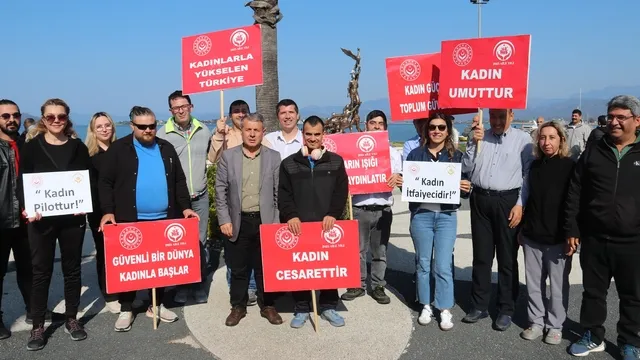 Fethiye’de Dünya Kadınlar Günü Yürüyüşü Düzenlendi
