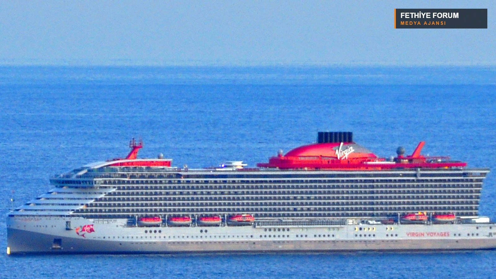 A massive cruise ship arrives in Bodrum: The Scarlet Lady docked at the port with 2,603 passengers