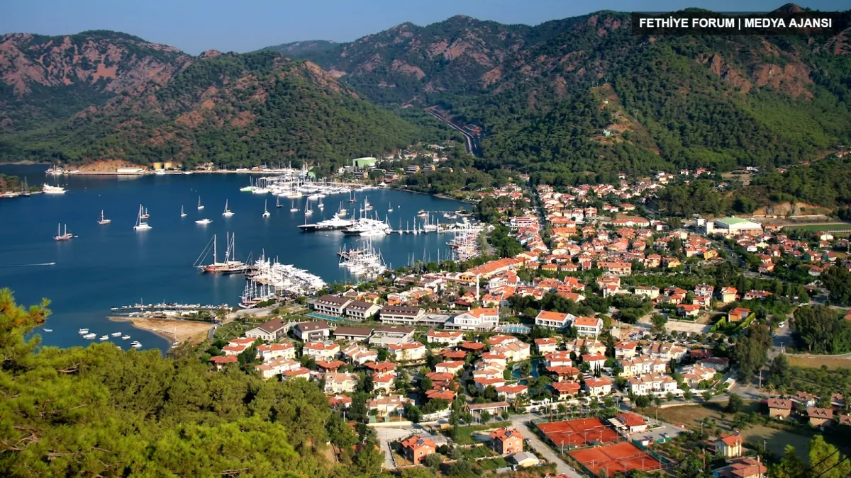 Muğla'nın Göcek koyu ve çevresindeki ormanlık alanların genel görünümü