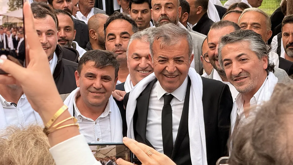 Kemal Hıra, FTSO seçiminin ardından Beyaz Grup üyeleriyle birlikte