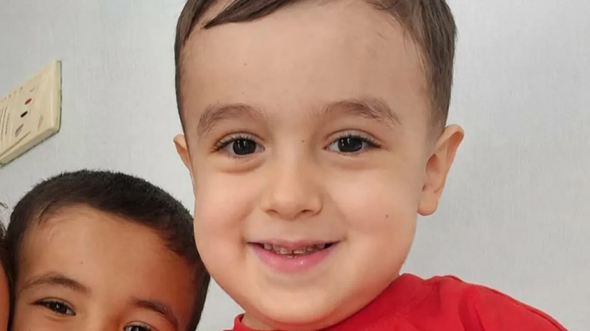 Milas'ta DMD hastası iki adaş çocuk Göktuğ