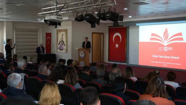 Menteşe Halk Eğitimi Merkezindeki bilgilendirme toplantısı