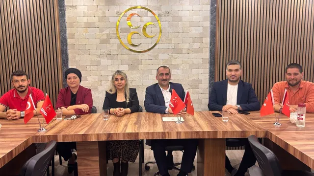 MHP Muğla İl Başkanı Emrah Oltulu, Fethiye KAÇEP teşkilatıyla bir arada