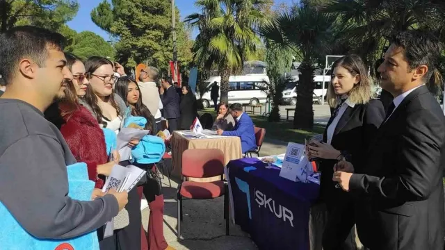 Muğla İŞKUR standında gençlere bilgilendirme