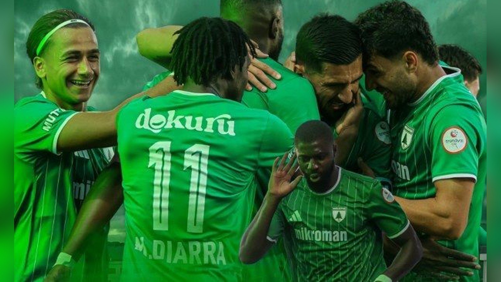 Gol sevinci yaşayan Muğlaspor futbolcuları