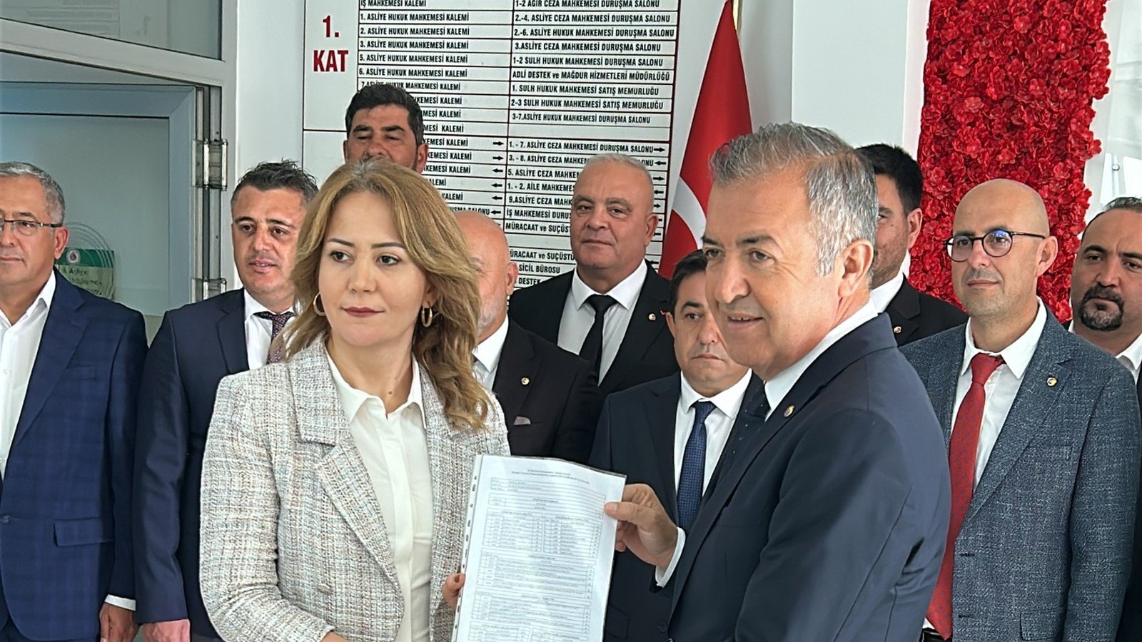 FTSO Yönetim Kurulu Başkanı Kemal Hıra Fethiye Adliyesi'nde mazbatasını alırken