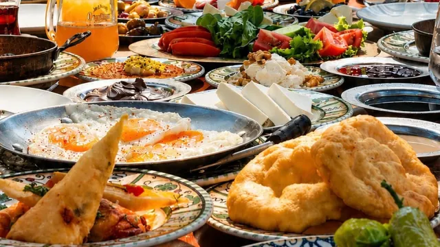 Muret Karacabey'de köy kahvaltısı sofrası