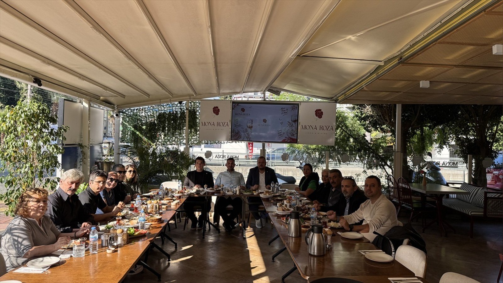Yeni Parti Marmaris yönetimi basın toplantısında